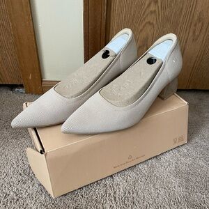 Vivaia Aria Block Heel in Almond, size 11 (EU43)